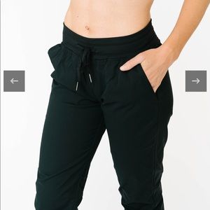 Zyia trail jogger size large